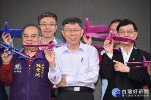 11日的台北市議會質詢中，國民黨籍議員闕枚莎質詢柯文哲重啟重陽敬老金發放議題，柯文哲答覆「再研議」，12日柯文哲表示，「再研議」其實就是現在不想做的意思。（圖／台北市政府秘書處）