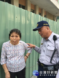 出遊走失忘記返家路　警徒步陪婦尋親人