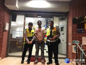 菲籍移工遺失手機　熱心警協助尋回