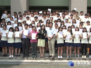 新商電子書五連霸 資訊教學不凡成果