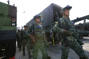 國防部為提升教召報到率，宣布自5月14日（週一）起，針對未收到「教育召集令」及參加年度重大演訓之應召員，除由轄區員警再次送達召集令外，將於召集前約5日增加發送「行動簡訊」，以減少後備軍人未依時報到，致須依「妨害兵役治罪條例」論處。（圖／Wikipedia）