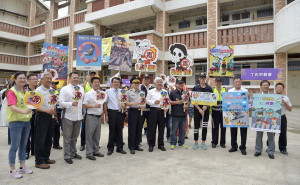 縣長李進勇、副縣長丁彥哲、副議長蘇俊豪、鄉長趙瑞和、分局長蘇保安等人共同參與紫錐花反毒化妝踩街音樂晚會。