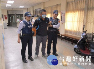 虎尾派出所舉行金融機構防搶演練，提升金融機構自我防衛能力，健全警察與金融機構良好聯繫。（記者陳昭宗拍攝）