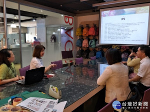 今年度轉型輔導自即日起至107年至6月15日止開放申請，遴選通過後有機會獲得最高150萬元的硬體改造補助。（圖／經發局提供）