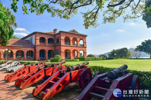 新北市立淡水古蹟博物館藏有不少特殊古字，這些字怎麼唸常常考倒遊客。（圖／記者黃村杉攝）