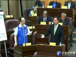 桃園市長鄭文燦強調，與鐵路地下化相關的A23站「一年內絕對動工」 。(圖／桃園市議會提供)
