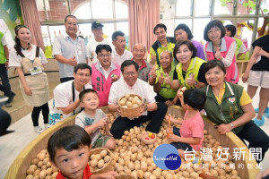 平鎮親子館開幕，全國第一座以木作玩具為特色的親子館，成為平鎮新亮點。

