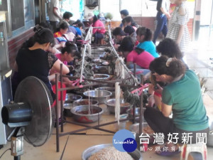 烏日農會辦包粽子比賽。林重鎣攝