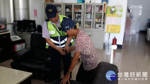 迷失老人忘記返家路　屏警獲報協助返家