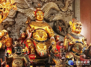 中和霹靂宮供奉的雷公爺，科技業的大老板參拜非常多。（圖／民政局提供）