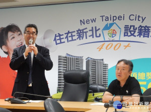 設籍新北抽好禮29日在律師見證下，由副秘書長蕭旭岑抽出首波好禮gogoro電動機車、自動研磨咖啡機、電鍋等獎項得主。（圖／記者黃村杉攝）