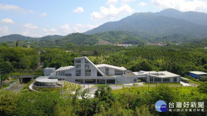特生中心野生動物急救站新家-特中心野生動物急救站新大樓鳥瞰圖(林冠甫攝) 