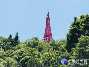 復興區公所砸下1300萬元，以法國巴黎艾菲爾鐵塔為藍本，在巴崚國小上方打造「巴陵鐵塔」觀光地標。（圖／翻攝優熹農園臉書）