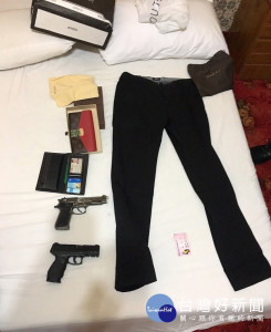 虎尾鬧區驚傳持槍搶劫，警方積極偵查，於案發三個小時內逮捕轄區列管的毒品人口，起獲相關證物交還給被害商家。（記者陳昭宗拍攝）