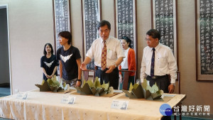 國立自然科學博物館、行政院農委會林務局東勢林區管理處、與台灣黑熊保育協會19日正式簽訂合作備忘錄，組成「台灣黑熊保育教育聯盟」。（圖/國立自然科學博物館）