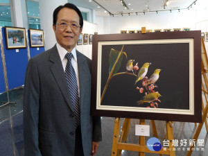 賴明杭校長和攝影作品。林重鎣攝