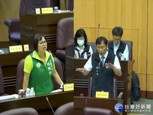 針對桃林鐵路綠美化工程、棕線捷運建設期程，桃園市議員林俐玲質詢捷運局長陳文德。
