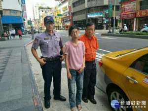 精障女子外出謀職走失　熱心警協助返家
