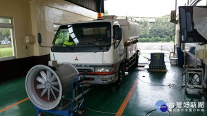 小港柴油車檢測站檢測情形。（圖／高雄市政府環保局提供）