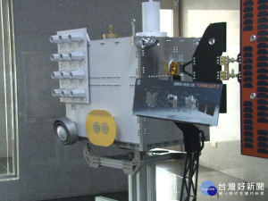 賴揆視察太空中心 福衛七號蓄勢待發