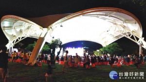 楊梅伯公岡天幕公園。