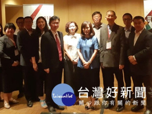 新加坡醫療產學團隊訪成大，交流醫療新創之路。