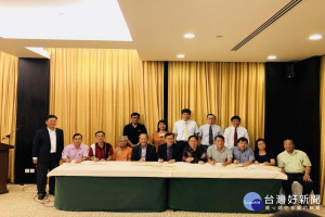 長榮大學與馬來西亞5所中學簽署合作備忘錄。