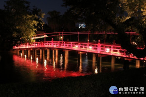 七夕約會好去處　台中公園日式紅鵲橋超浪漫（圖／台中市政府提供）