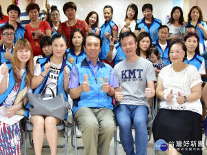 桃園市長參選人陳學聖參加國民黨桃園市黨部新住民工作小組委員會並發表新住民政策。