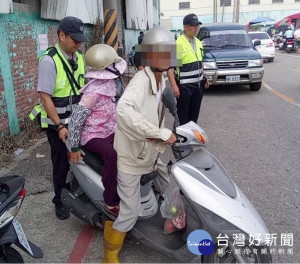 老翁前往牛墟市集卻迷失方向，所幸遇到警方積極協助找回機車及家屬，並確認其安全返回家中。