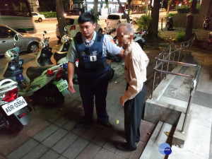 8旬老翁外出迷途　警方護送返家