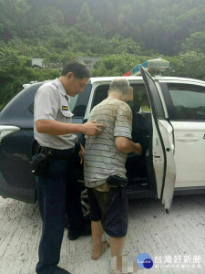 黨姓老翁迷路又摔車，幸警方協尋，沒有大礙。
