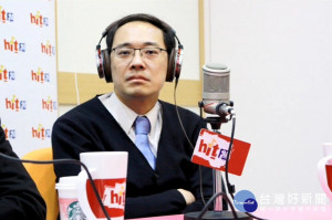 前任中國國民黨發言人、現任不當黨產處理委員會兼任委員楊偉中，驚傳30日與家人在庫克群島艾圖塔基島度假期間，為救女兒而溺水身亡，享年47歲。（圖／YouTube）