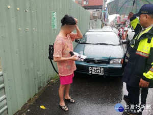 無業女偷百貨專櫃衣服　食髓知味再次光顧遭逮