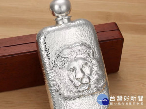 
真金白銀999煮酒論英雄，典藏足銀酒壺中秋登場。
