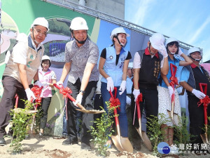 朱立倫市長主持樹林區高鐵橋下綠廊道工程開工 。（圖／記者黃村杉攝）