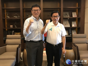 為了搶救低迷民調，民進黨台北市長參選人姚文智近日頻頻出怪招，日前登門拜會陳水扁，被外界認為是「請鬼開藥單」（圖／姚文智辦公室提供）