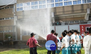 北港高中舉辦防災教育訓練，培養師生面對災害時沉著應變的處置能力。（記者陳昭宗拍攝）