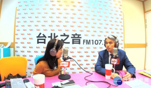 中選會主委陳英鈐今(3)日上午接受廣播節目《蔻蔻早餐》專訪。（圖／翻攝《蔻蔻早餐》臉書粉絲專頁）