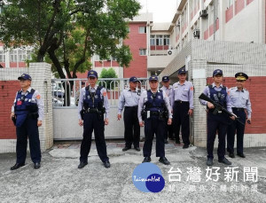 北港警方因應今年五合一選舉活動期間的治安、交通防護，啟動駐地安全防護演練，讓機關安全維護務必做到絕對萬全之準備。