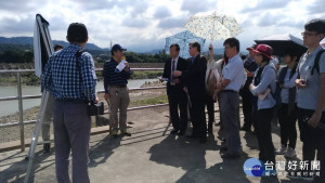 日本的專家與北水局人員至石門水庫共同了解整治成果。
