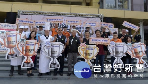 雲林縣為推廣縣內優質鴨肉，於縣府親民廣場辦理2018全國薑母鴨料理王競賽，現場熱鬧滾滾，香味四溢。（記者陳昭宗拍攝）