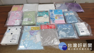 經濟部標檢局、消基會攜手查枕頭套，15件抽檢品中有2成中文標示不符規定。（圖／經濟部標檢局）