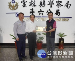 斗六警分局為淨化選前治安，強力掃蕩暴力幫派組織，雲林縣警察局長黃勢清公開表揚、激勵士氣。（記者陳昭宗拍攝）