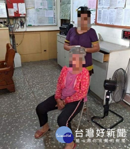 元長警方發揮同理心，協助迷路的精障母女團圓，並給予必要之關懷，深獲民眾肯定與讚許。（記者陳昭宗拍攝）