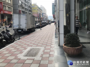 改善步行及自行車通行環境，並改變沿線道路景觀，打造一條市民使用時會微笑的道路。（圖／交通局提供）