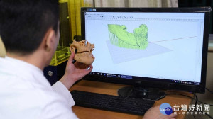 三益海棠OMaker於ACOMS大會展示3D列印於醫療技術上的應用。
