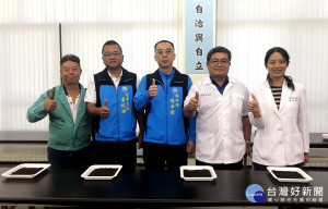 南投縣鹿谷鄉凍頂茶葉生產合作社107年冬季茶賽『新品種組』成績，於2日上午成績出爐，由茶農柯宗呈(以吳怡儒報名) 榮登「特等茶王」寶座。