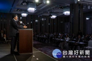 鄭文燦致詞表示，透過中央、地方與產業的多方合作，為下階段的軟體跟創新產業創造更多台灣經濟的機會

