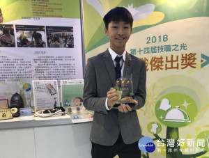 明道江同學獲技職發明獎。林重鎣攝